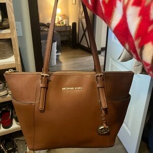 Michael Kors jet set purse